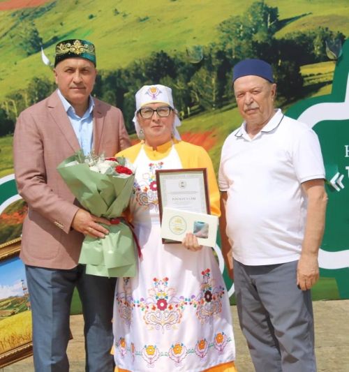 Азнакайда халыклар дуслыгы һәм милли моңнар бәйрәме - Чатыр тау җыены гөрләде
