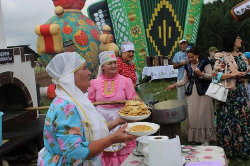 Азнакайда халыклар дуслыгы һәм милли моңнар бәйрәме - Чатыр тау җыены гөрләде