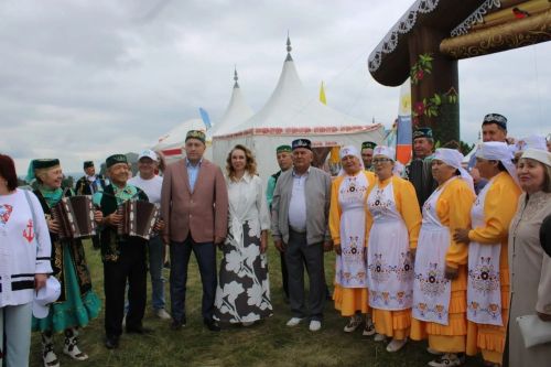 Азнакайда халыклар дуслыгы һәм милли моңнар бәйрәме - Чатыр тау җыены гөрләде