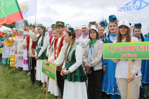 Азнакайда халыклар дуслыгы һәм милли моңнар бәйрәме - Чатыр тау җыены гөрләде