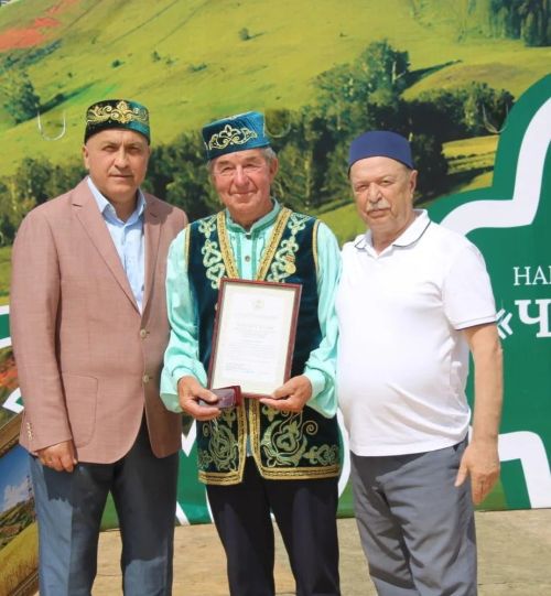 Азнакайда халыклар дуслыгы һәм милли моңнар бәйрәме - Чатыр тау җыены гөрләде