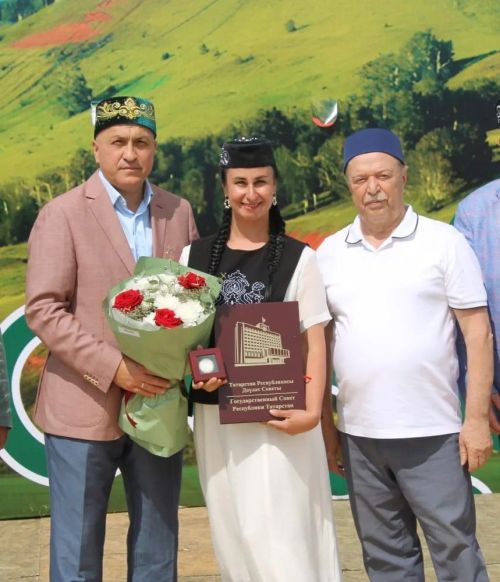 Азнакайда халыклар дуслыгы һәм милли моңнар бәйрәме - Чатыр тау җыены гөрләде
