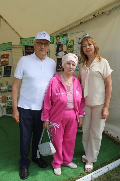 Азнакайда халыклар дуслыгы һәм милли моңнар бәйрәме - Чатыр тау җыены гөрләде