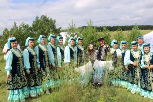 Азнакайда халыклар дуслыгы һәм милли моңнар бәйрәме - Чатыр тау җыены гөрләде