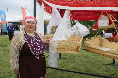Азнакайда халыклар дуслыгы һәм милли моңнар бәйрәме - Чатыр тау җыены гөрләде