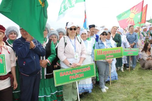 Азнакайда халыклар дуслыгы һәм милли моңнар бәйрәме - Чатыр тау җыены гөрләде