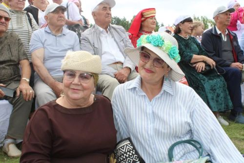 Азнакайда халыклар дуслыгы һәм милли моңнар бәйрәме - Чатыр тау җыены гөрләде