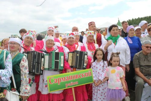 Азнакайда халыклар дуслыгы һәм милли моңнар бәйрәме - Чатыр тау җыены гөрләде
