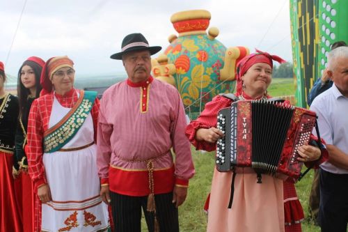 Азнакайда халыклар дуслыгы һәм милли моңнар бәйрәме - Чатыр тау җыены гөрләде