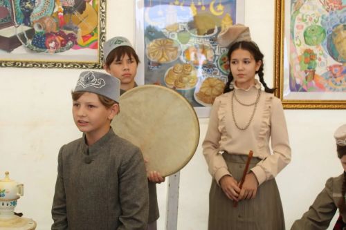 Азнакайда халыклар дуслыгы һәм милли моңнар бәйрәме - Чатыр тау җыены гөрләде
