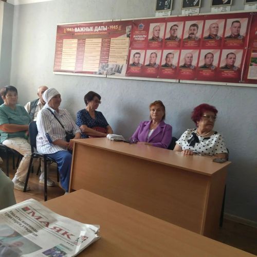 Ветераны подвели итоги месяца и обсудили вопросы здоровья на плановом совещании