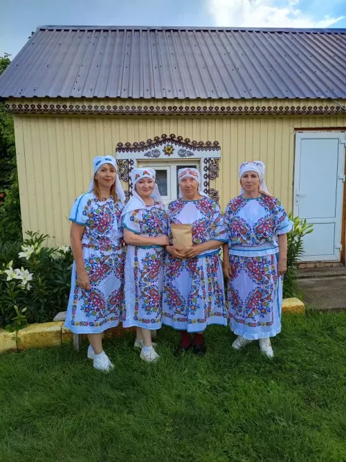 Җәйнең матур, тымызык бер кичендә районыбызның каләм ияләре очрашты