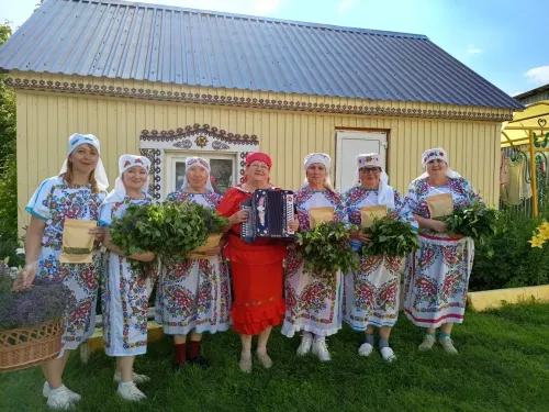 Җәйнең матур, тымызык бер кичендә районыбызның каләм ияләре очрашты