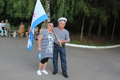 «Ритм Селены» поздравил моряков Актюбинского