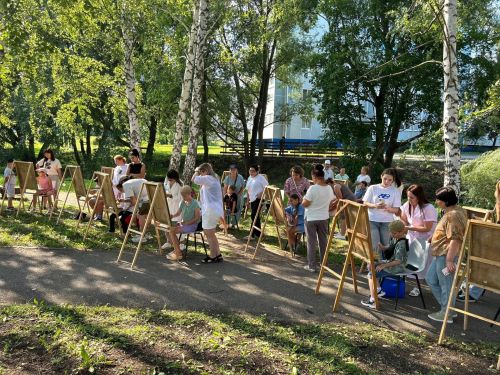 «Мой папа — герой»: фестиваль в Азнакаево раскрыл тепло детских чувств в красках