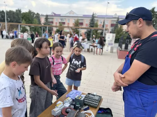 Яшь азнакайлылар һөнәрләр дөньясы белән танышты