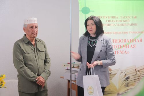 Якташыбыз, шагыйрь Илдар Батыршинның өр-яңа китабы табадан төште