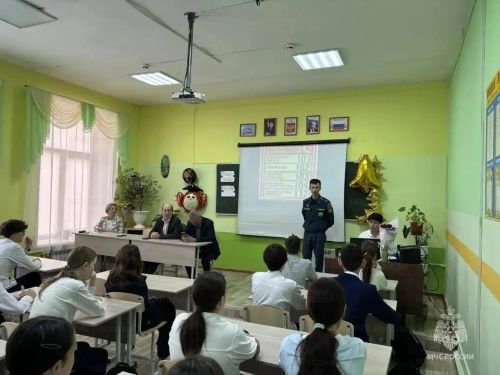 В Азнакаевском районе прошли тренировки по пожарной безопасности для школьников