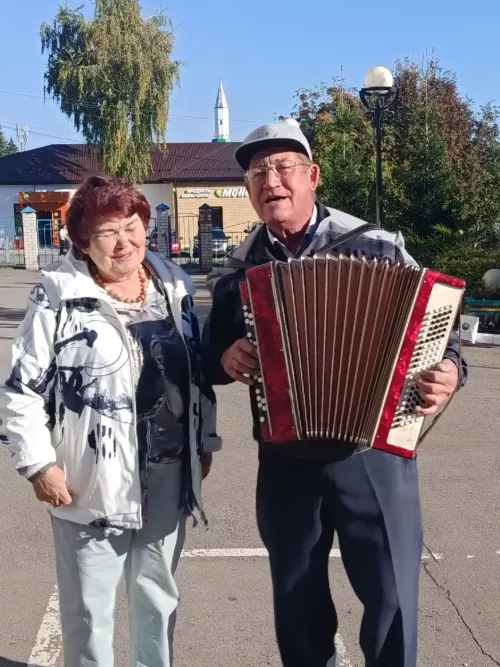Сайлауга да гармунда уйнап килделәр