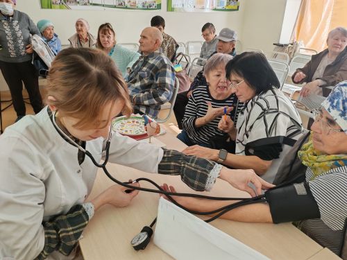 Школа активного долголетия ко Дню пожилых в Азнакаевской ЦРБ