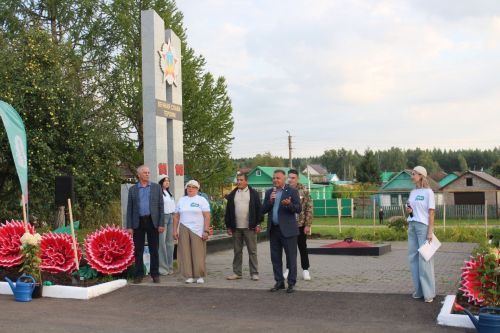 В посёлке городского типа Актюбинский  прошла эко‑акция „Связь поколений“