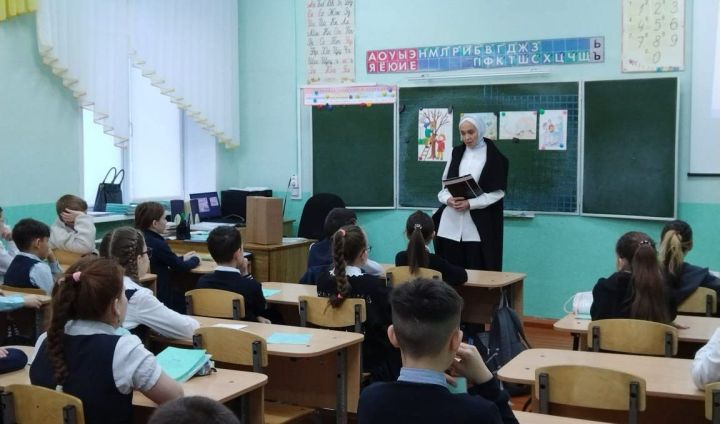 Ко Дню Волонтерства прошел урок Доброты в гимназии Азнакаева