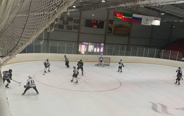 Юные хоккеисты Азнакаево одержали победу в захватывающем матче
