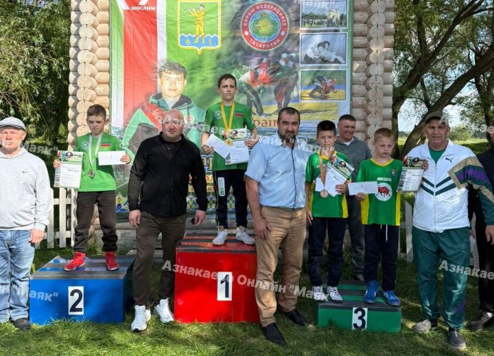 Азнакаевские борцы привезли победу из Муслюмово