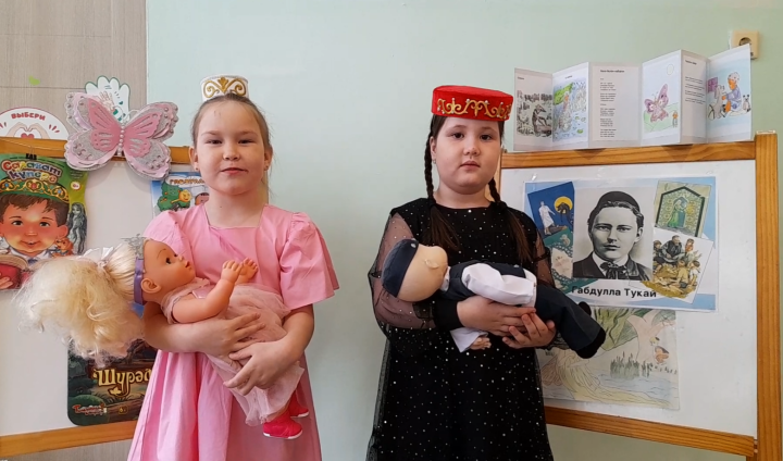 Гайнанова Самина 7 яшь,Самигуллина Сафина 7 яшь