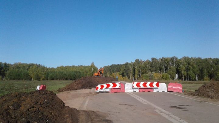 Почему закрыта дорога Азнакаево – Какре-Елга, и когда она будет открыта для автомобильного движения?