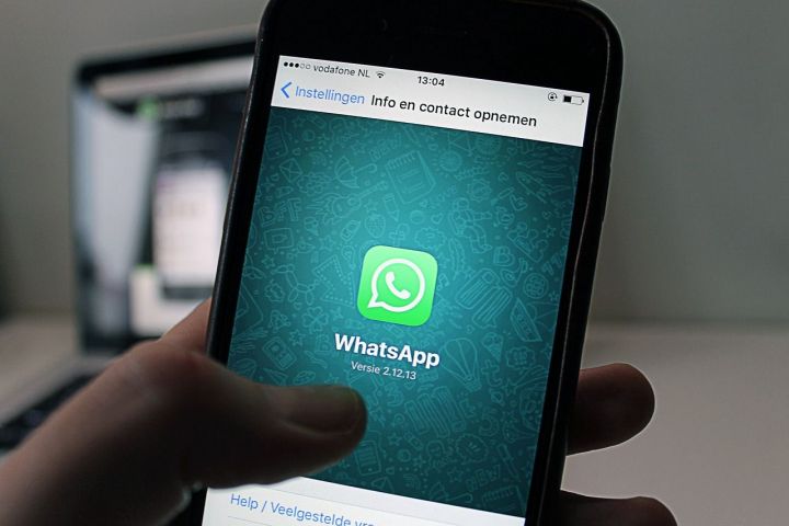 Сооснователь WhatsApp покинул свой пост