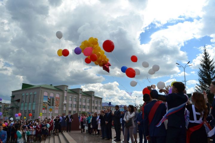 Последний звонок в школах Азнакаево прозвенит 24 мая