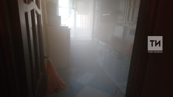 Трех малолетних детей спасли из задымленной квартиры в Альметьевске