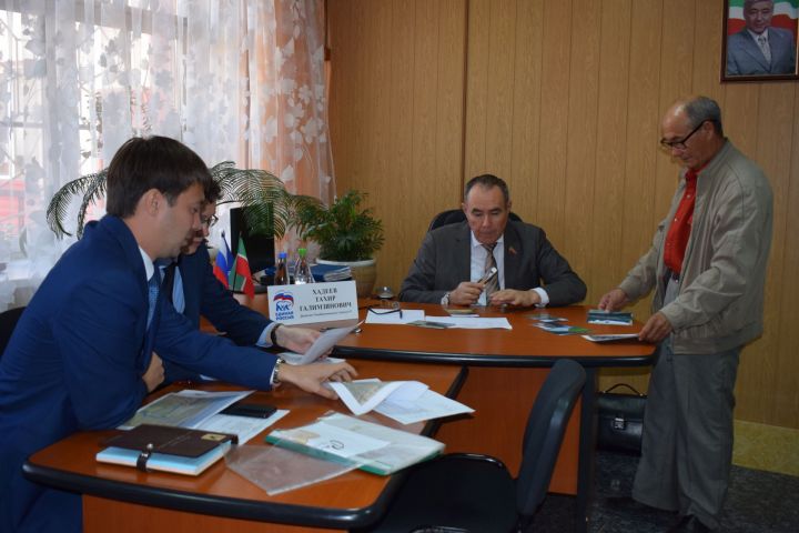 Депутат Государственного Совета Республики Татарстан Тагир Хадеев провел прием в Азнакаево