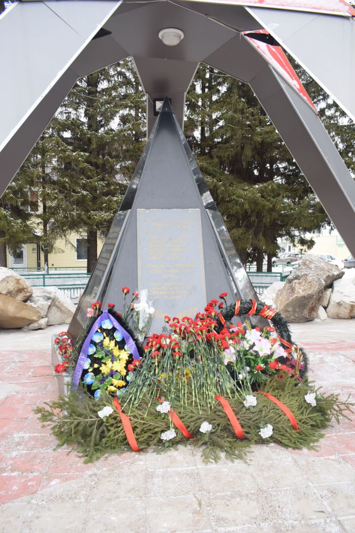 Сегодня в Азнакаево почтили память воинов-интернационалистов