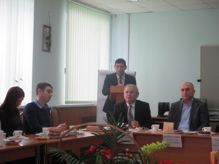 Молодые педагоги Азнакаево встретились с главой района - ФОТОРЕПОРТАЖ