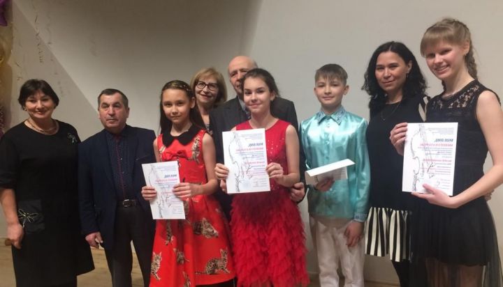 Юные таланты Азнакаево стали лауреатами в республиканском конкурсе "Четыре струны"