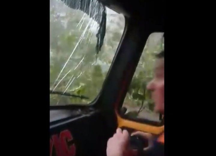 Появилось видео из эпицентра урагана в Альметьевске