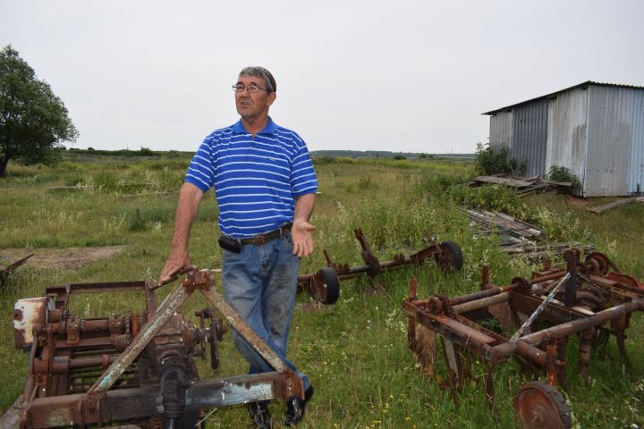 Мусавир Каримов из села Мальбагуш Азнакаевского района смастерил своими руками трактор (ФОТО и ВИДЕО)