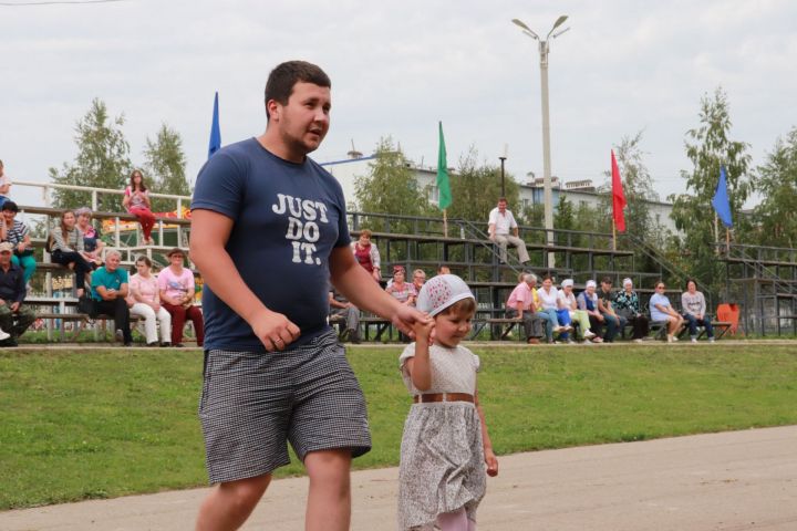 В Азнакаево прошел Сабантуй для детей, находящихся под опекой и детей-сирот
