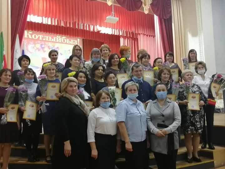 День классного руководителя определил приоритеты системы воспитания в Азнакаевском районе