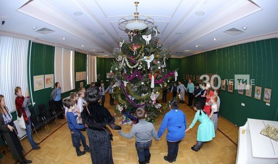В Татарстане разрешено проводить Новогодние елки в школах и детсадах