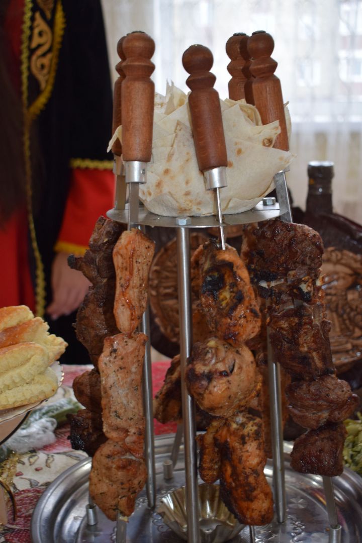 Азнакаевским мужчинам – на праздник рецепт шашлыка в гранатовым соке