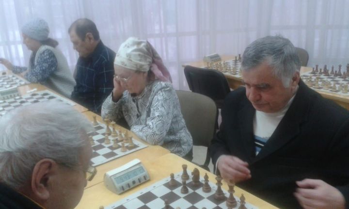 Азнакай пенсионерлары шахмат һәм шашкада да көчле
