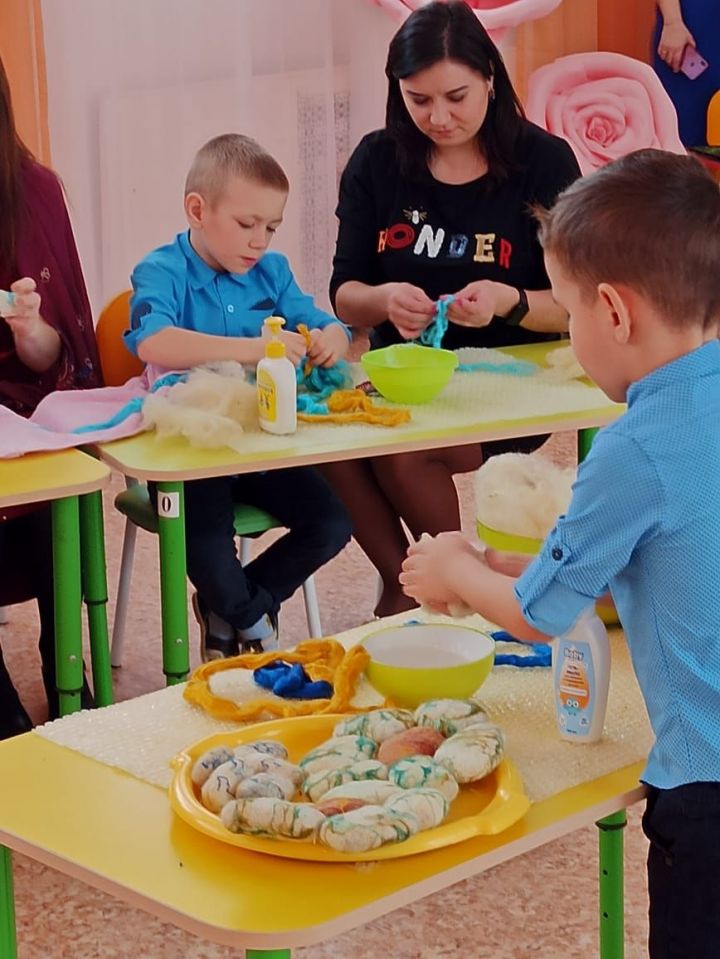 В Азнакаево прошел зональный семинар-практикум по созданию условий для активного вовлечения родителей в образовательную деятельность