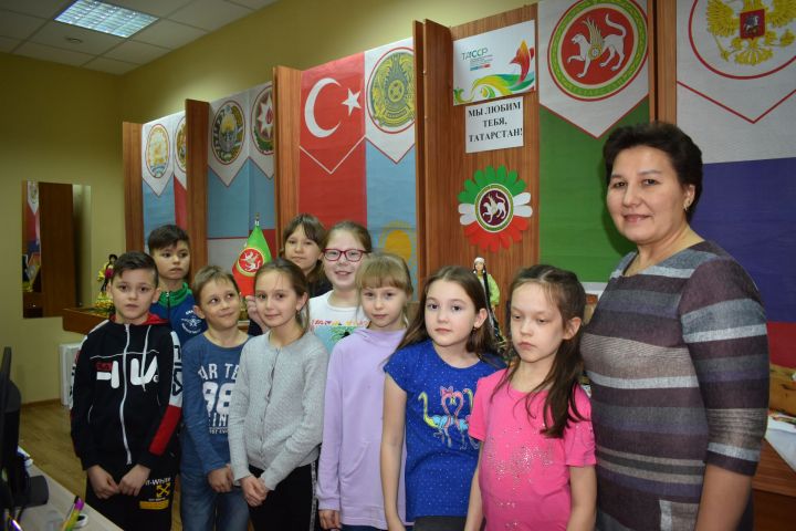 В Культурном центре провели викторину, посвященную 100-летию ТАССР
