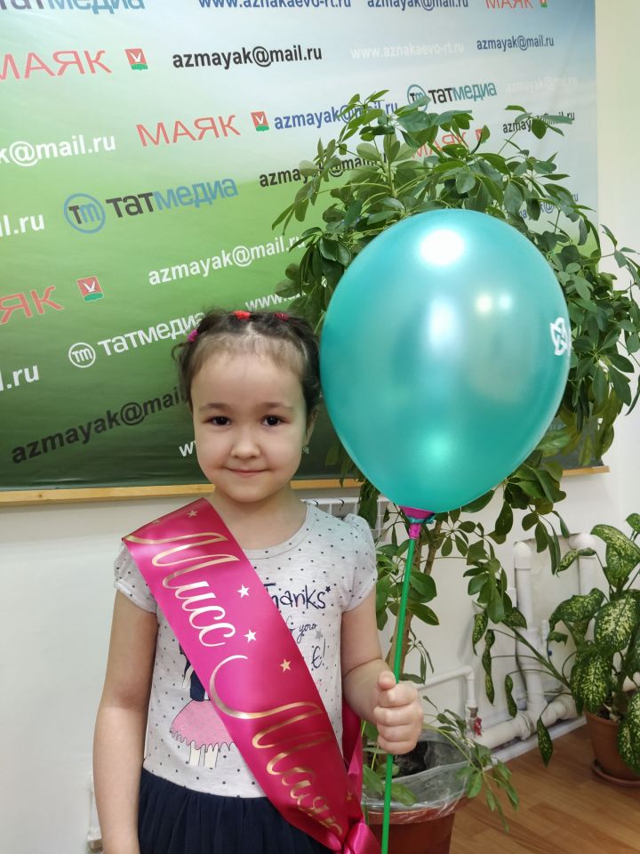 Награждение победительниц конкурса "Мини-мисс "Маяк"