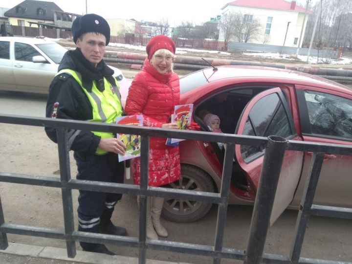 В Азнакаево прошла акция «Ребенок – главный пассажир!»