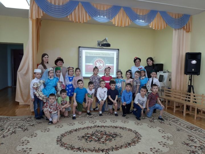 В азнакаевском детском саду "Тамчыкай" отметили 100-летие ТАССР