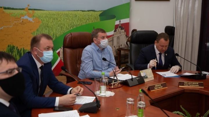 Марат Зяббаров попросил районы максимально серьезно и ответственно подойти к организации заготовки кормов